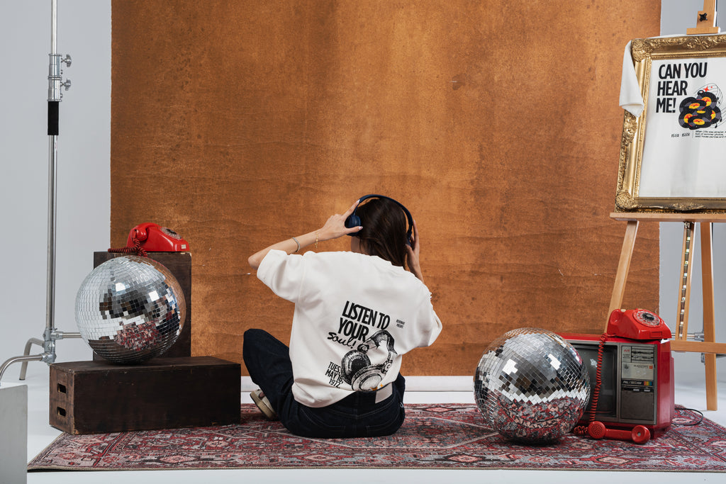 RW WHITE BOXY-T HEADPHONES PRINT