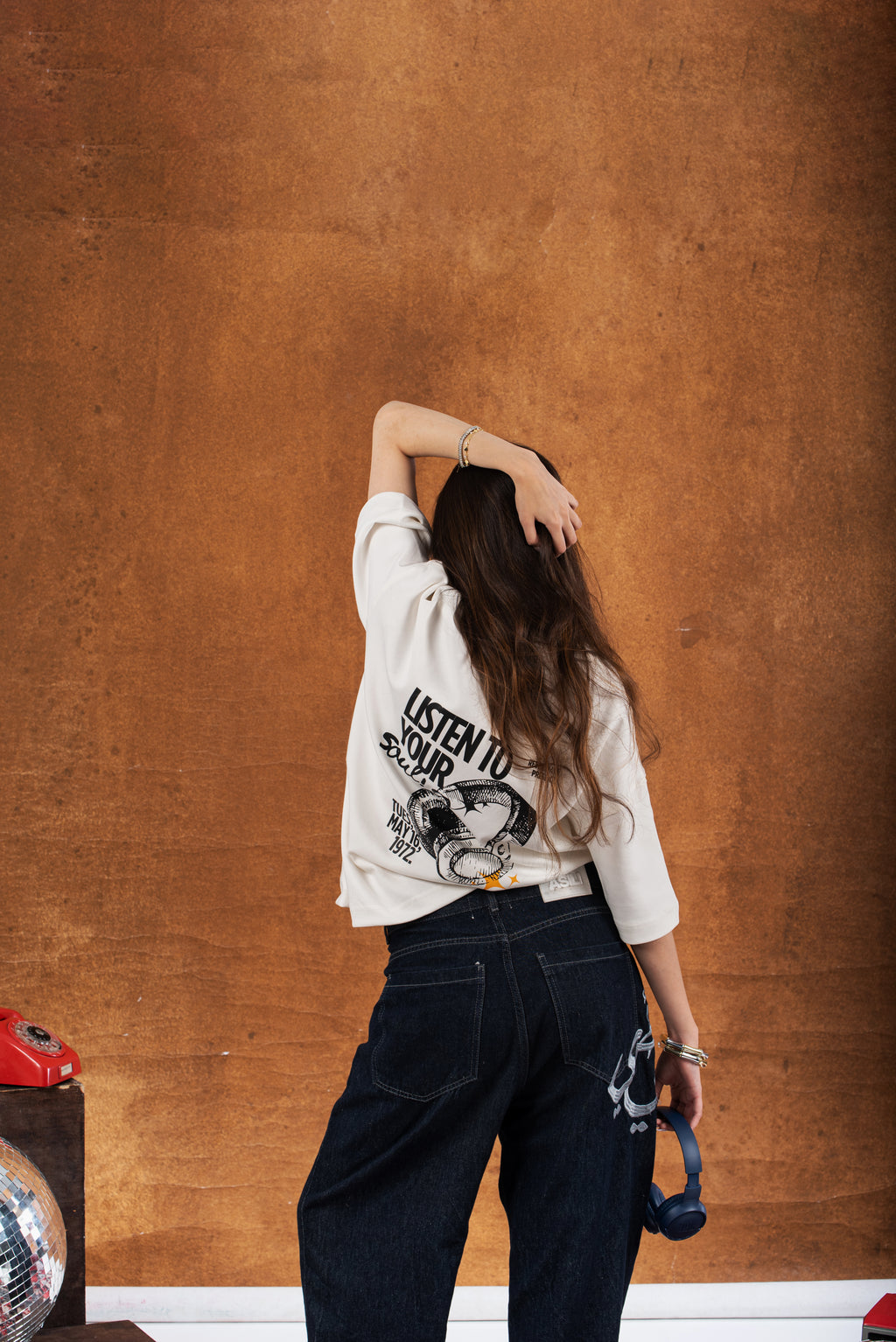 RW WHITE BOXY-T HEADPHONES PRINT